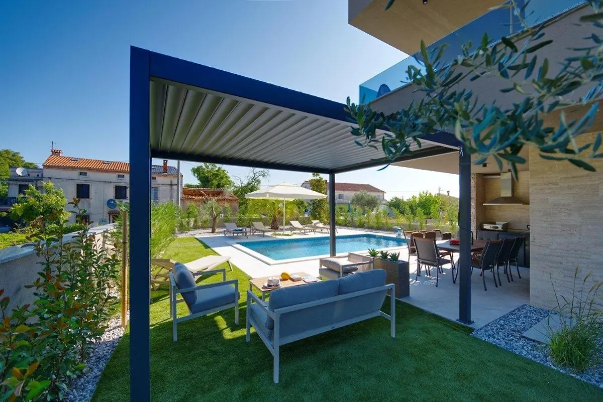 Villa Bavigo Barban 0*,  Croatia